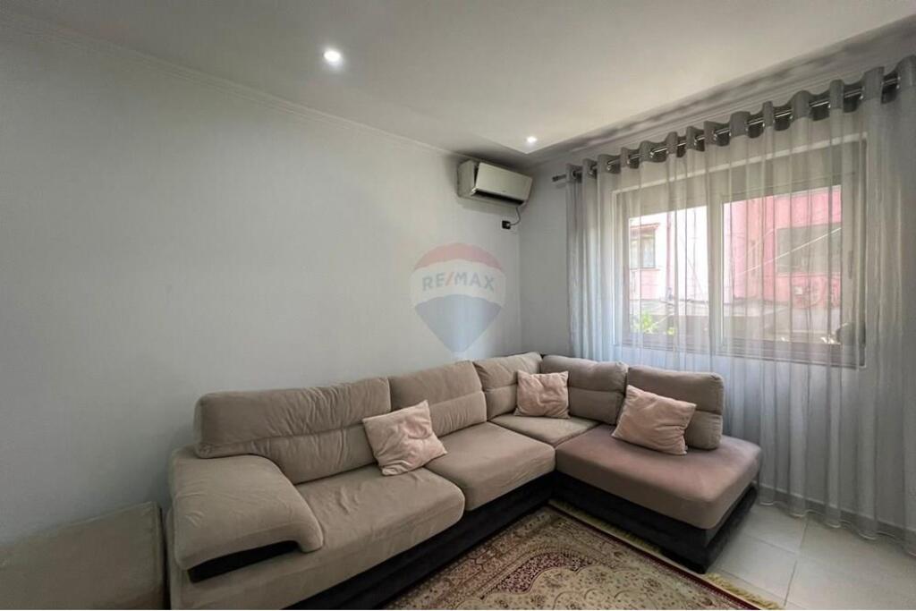 Appartamento 1+1 in affitto vicino all'edificio con Shigjeta.