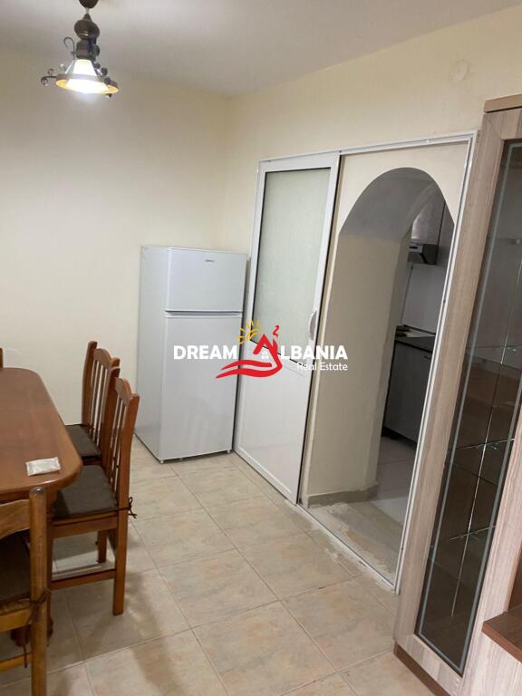Apartament 1+1 me qera ne Qender te Tiranes, tek Rruga e Barrikadave (ID 4219420)