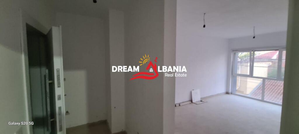 Business/Office Space for Rent, near the Red School in Tirana (ID 42611315)