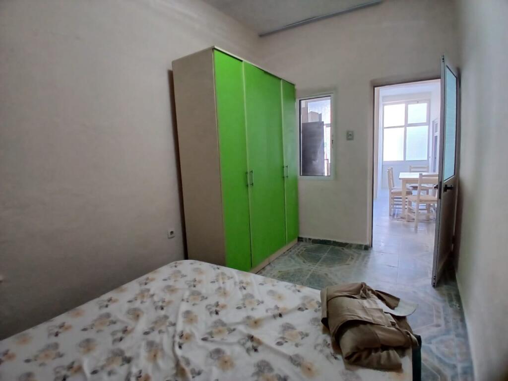 Vicino alla scuola rossa e alla scuola dei 4 martiri, si affitta una casa privata.