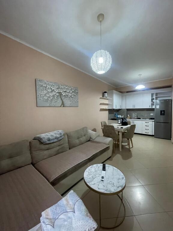 SHITET APARTAMENT 1+1-KOMPLEKSI GOLDEN PARK, PRANE PALLATIT ME SHIGJETA