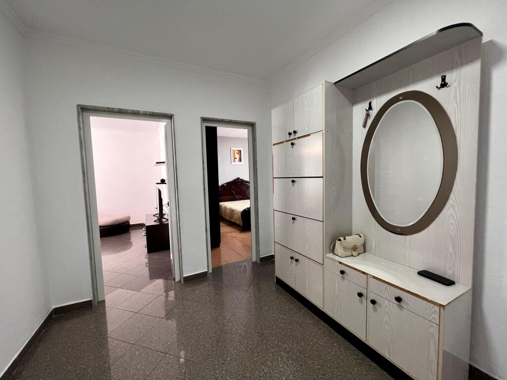 For rent, Apartment 2+1+balcony "Electric Market" Ali Demi - Tirana.