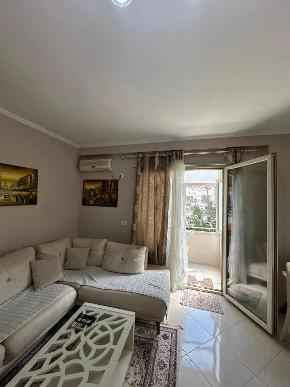 APARTAMENT ME QERA 1+1 NE FRESK