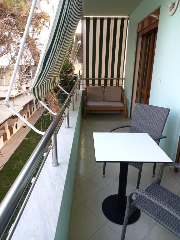 Jepet me qera ditore Apartament 1+1 tek Shkembi i Kavajes