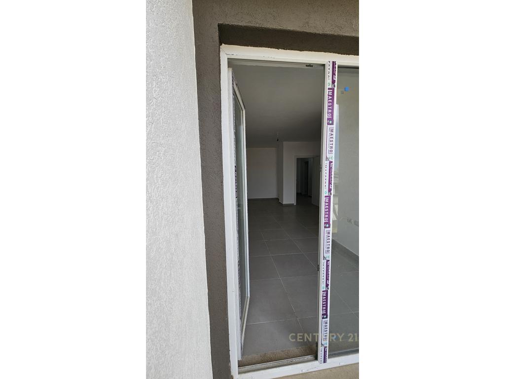 Shitet apartament 2+1 ne Golem