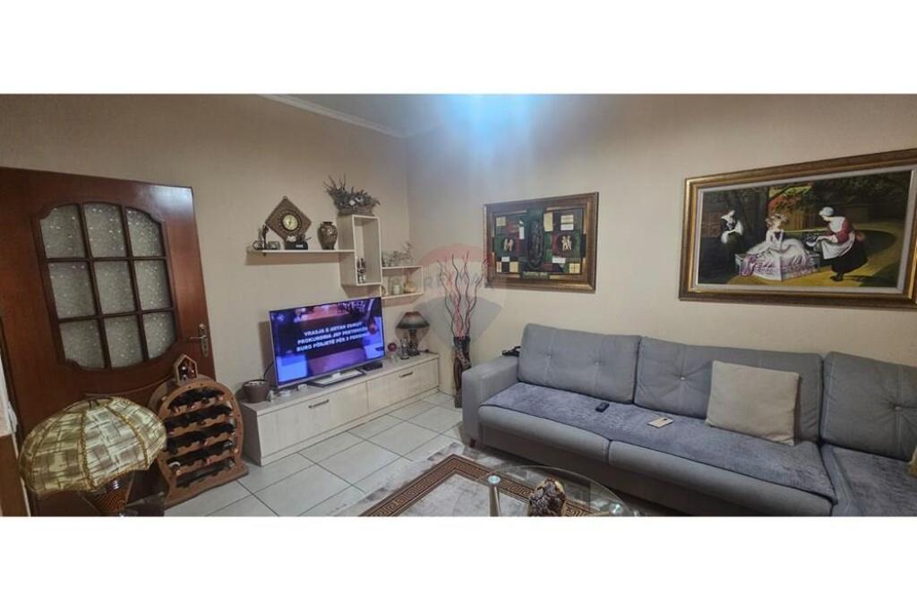 For sale an apartment on the 6th floor of an existing building, 2+1+2 balconies with a total area of 81.4 m.