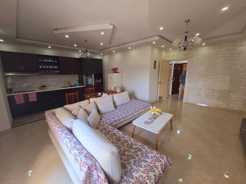 SHITET APARTAMENT 2+1+2 TEK ISH URT DURRES