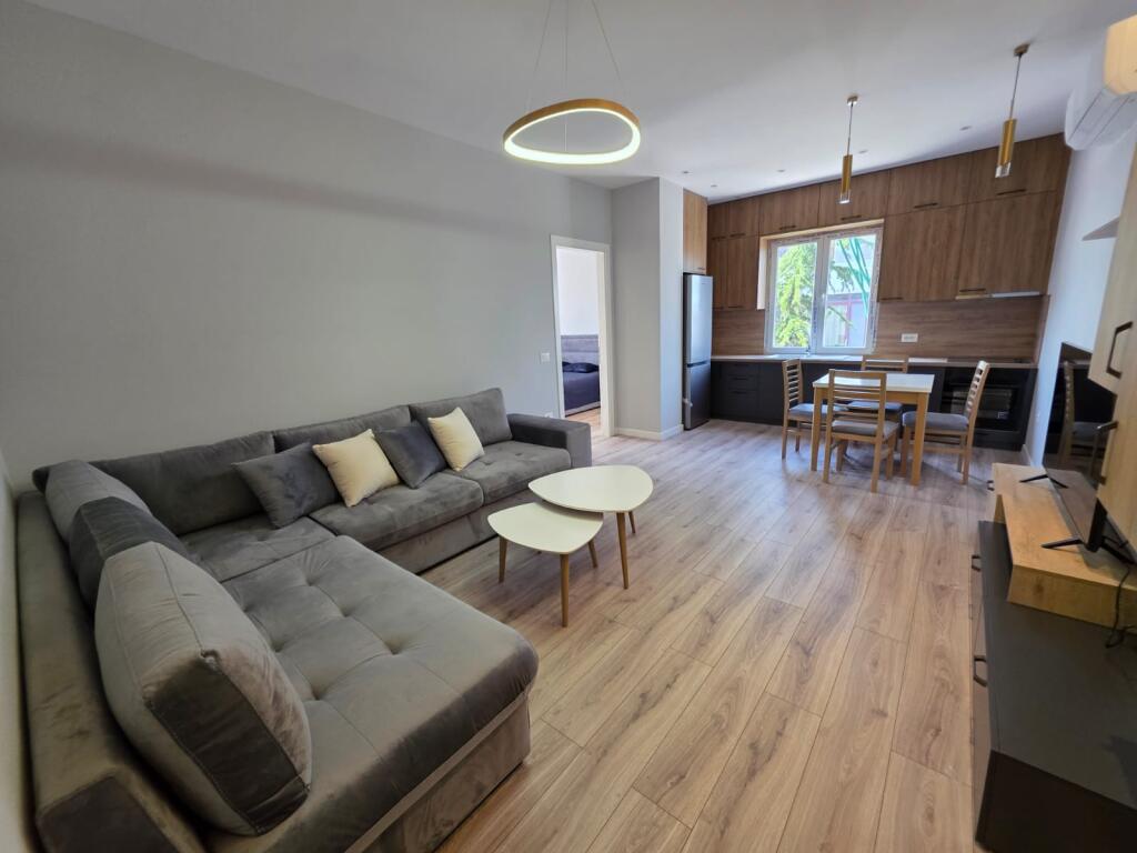 Jepet apartament 1+1 ne Sauk te vjeter!