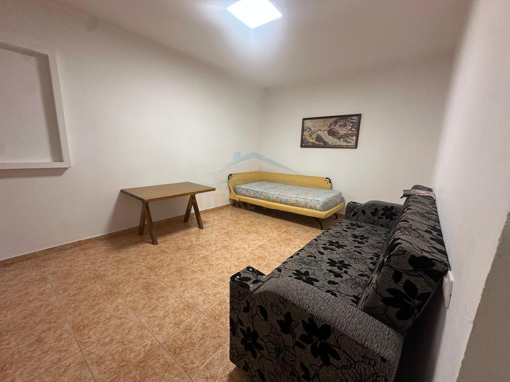 Affitto, Appartamento 2+1, Città degli Studenti, Tirana