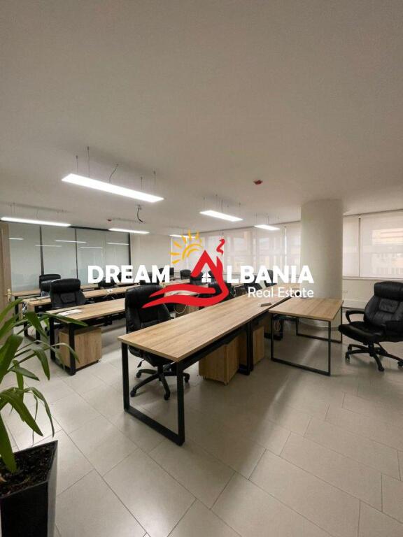 Office Space for Sale in the center of Shkodra (ID 4161104)