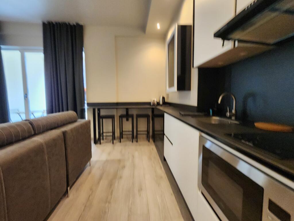 In Affitto: Appartamento 1+1 con Balcone | Lago Artificiale, Prima Linea Palazzo Swan | Prima Volta in Affitto | 600€/Mese