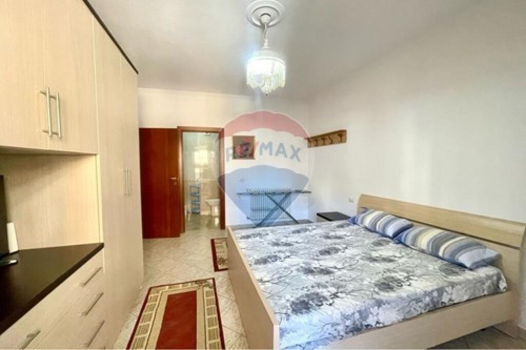 Apartment - For Rent - Paris Commune