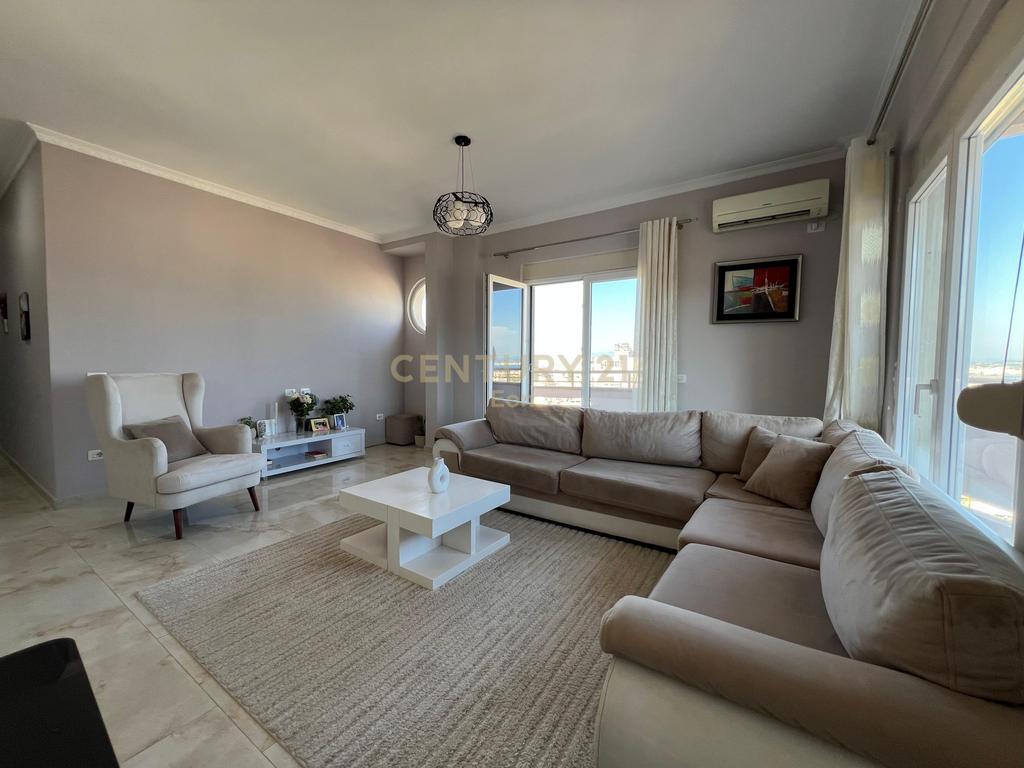Qera, Apartament 2+1 Pamje deti, Gjykata, Durrës !