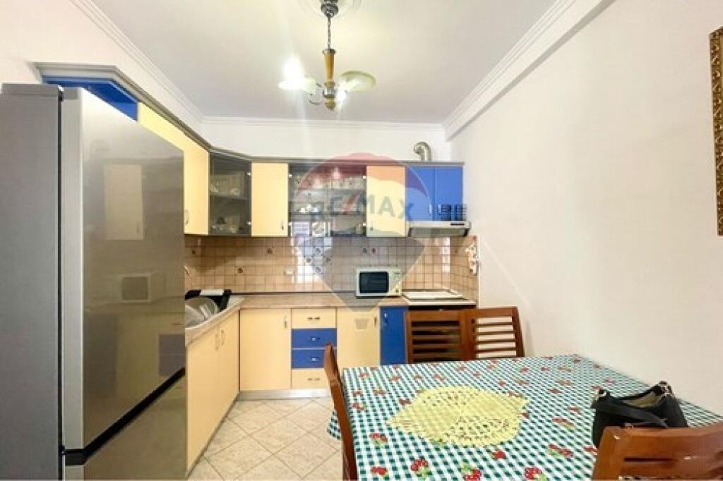 Apartment - For Rent - Paris Commune