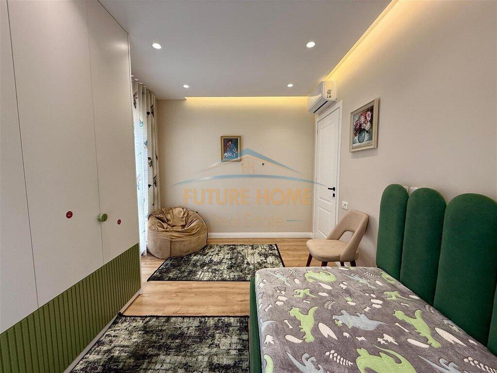 Shitet, Apartament 2+1+2+Post Parkimi, Xhamlliku, Tiranë