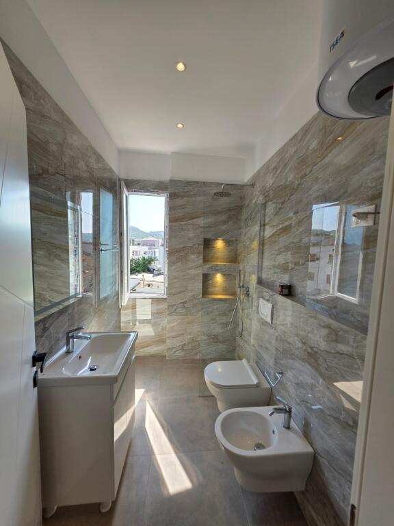 Apartament 2+1 me qira ne Sauk te Vjeter!