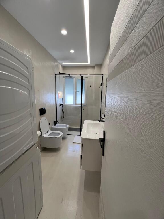 Shitet apartament 1+1 Rruga e Bogdaneve