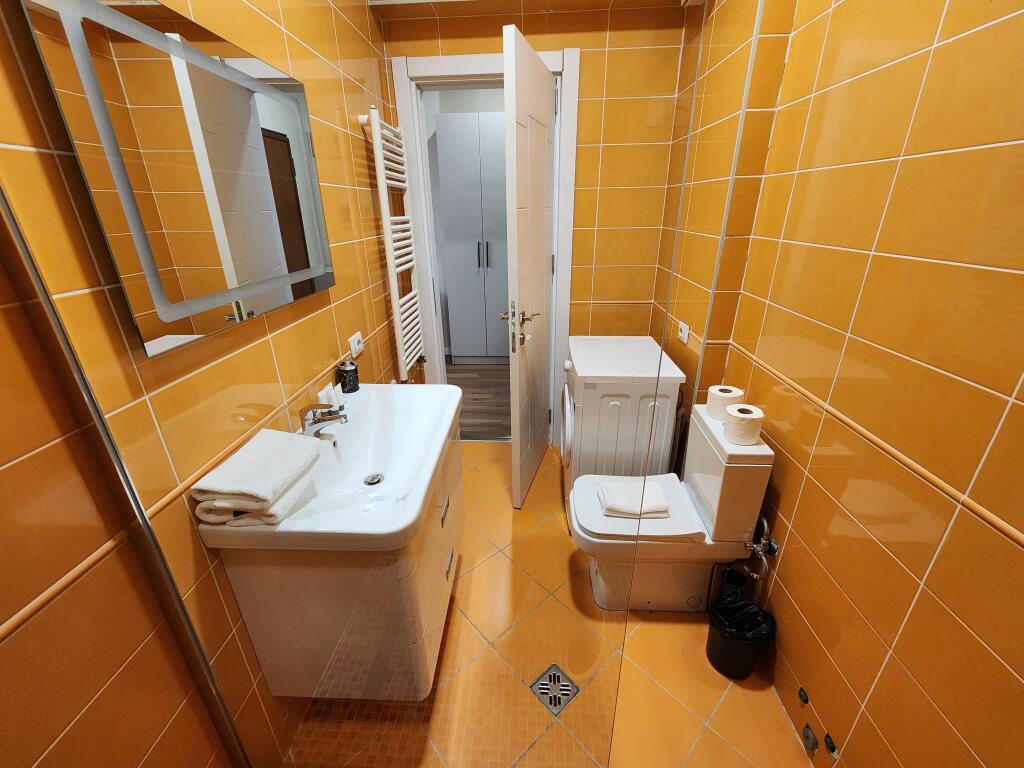 IN AFFITTO: Appartamento di Lusso 1+1 con Bagno e Veranda 📍KOMUNA PARISIT – Complesso KIKA 2, Proprio accanto a FLEX GYM
