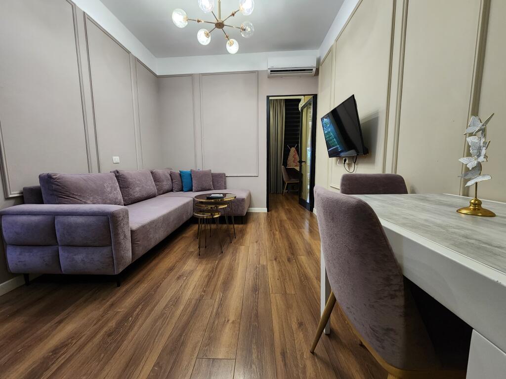 IN AFFITTO: Appartamento di Lusso 1+1 con Bagno e Veranda 📍KOMUNA PARISIT – Complesso KIKA 2, Proprio accanto a FLEX GYM