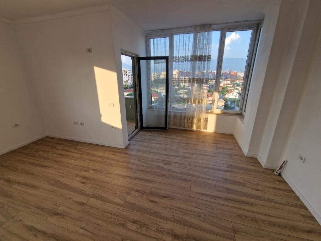 For sale 1+1 apartment in Yzberisht near the roundabout!