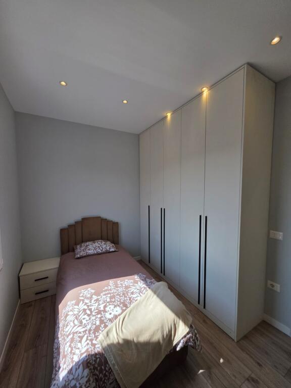 Apartament 2+1 me qira ne Sauk te Vjeter!