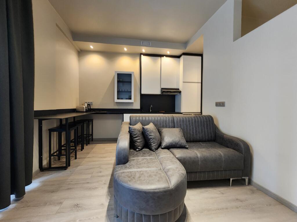 In Affitto: Appartamento 1+1 con Balcone | Lago Artificiale, Prima Linea Palazzo Swan | Prima Volta in Affitto | 600€/Mese