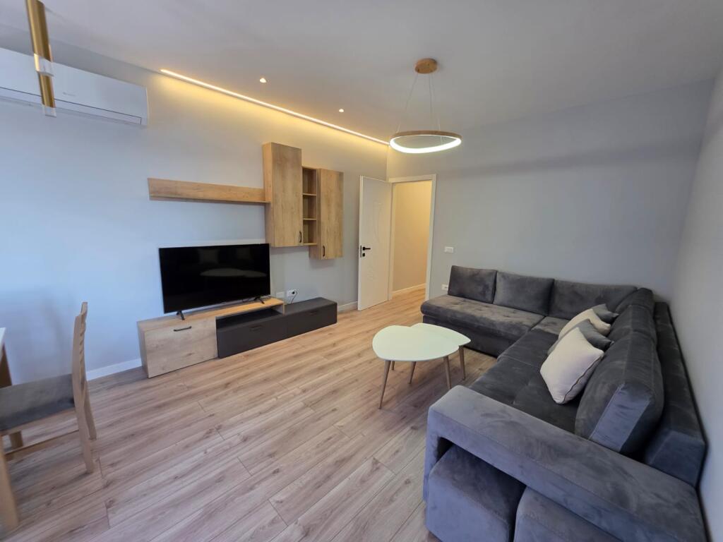 Jepet apartament 1+1 ne Sauk te vjeter!