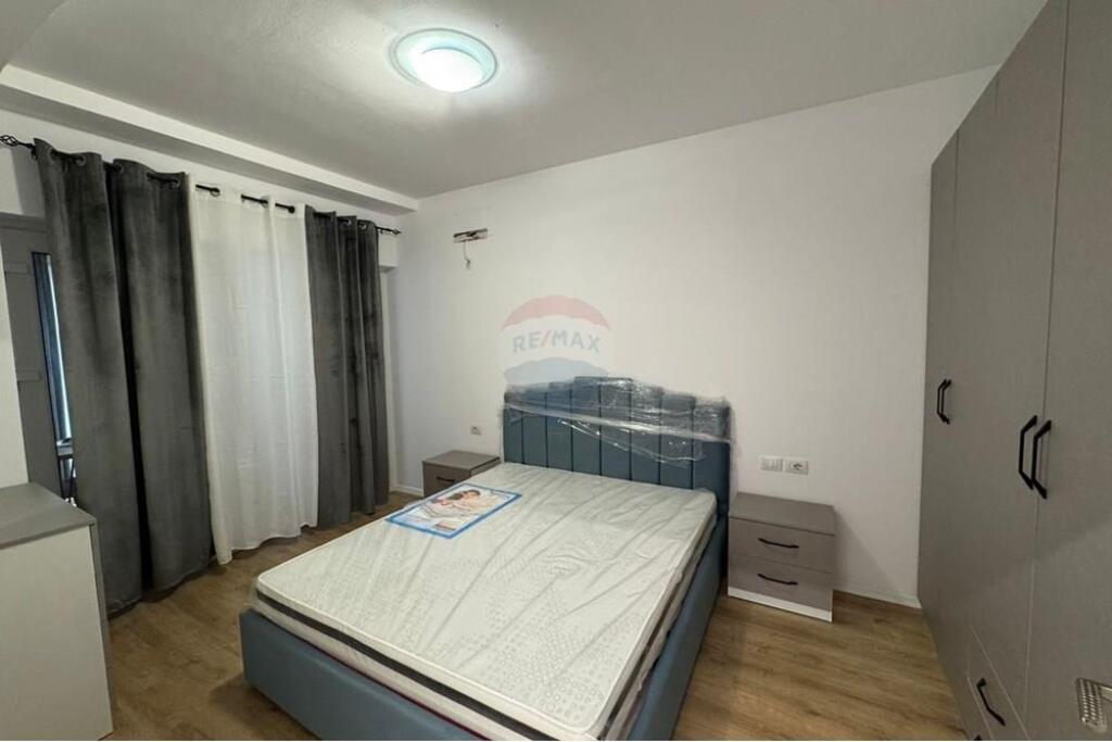 2+1 apartment with parking space for rent at Kodra e Diellit