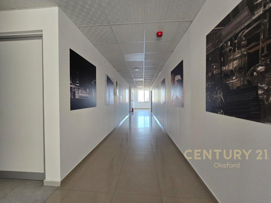 SPACE FOR OFFICE FOR RENT 1300/M2 ON KAVAJA STREET!