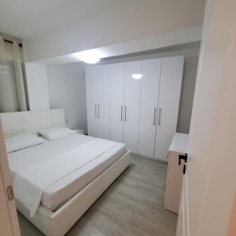 Apartament 2+1 me qira prane Rruges se Durresit!
