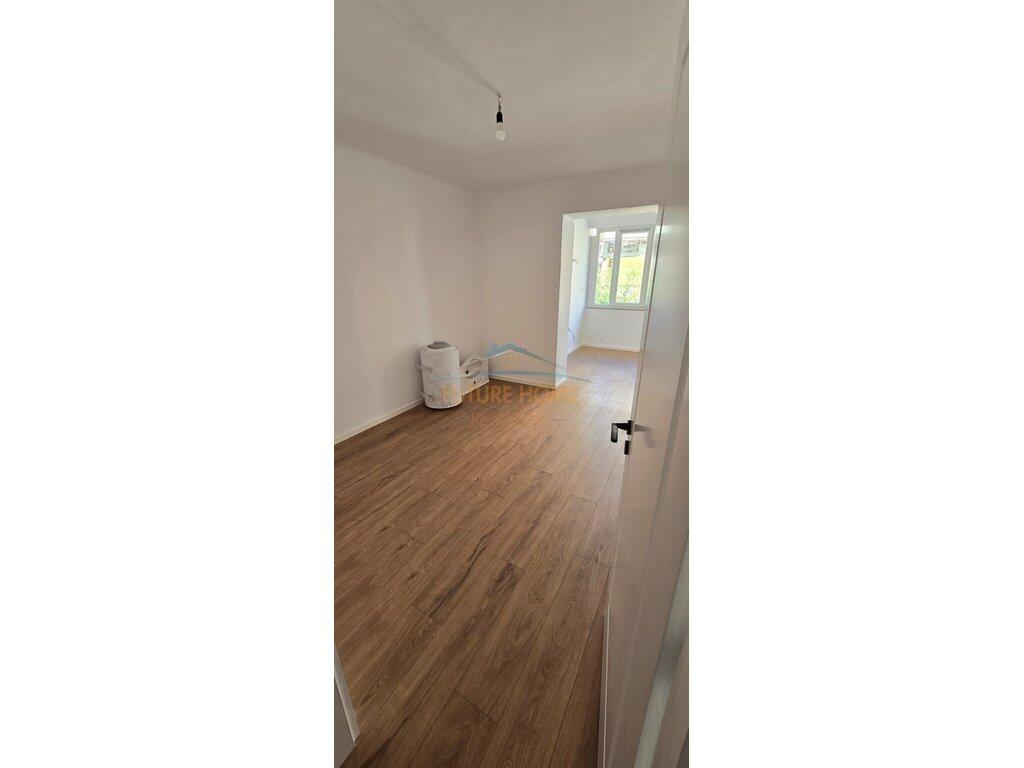 Shitet, Apartament 1+1, 21 Dhjetori