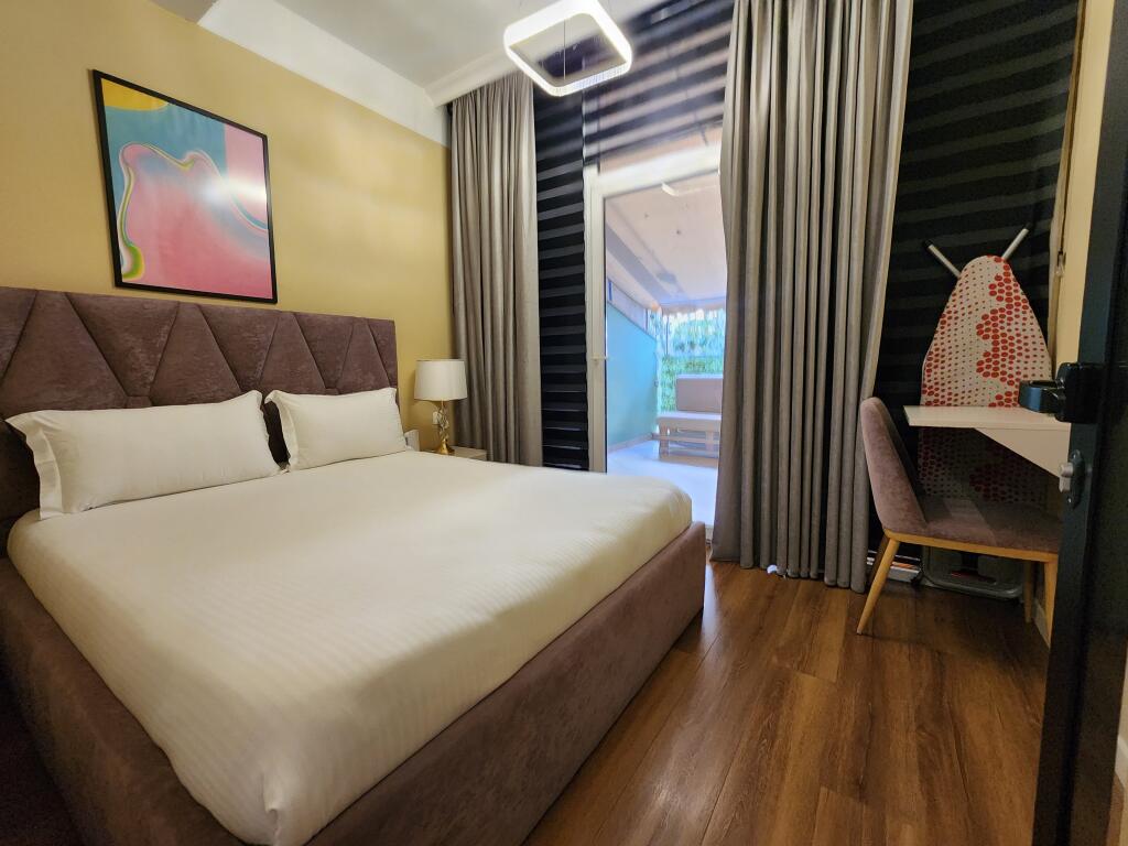 IN AFFITTO: Appartamento di Lusso 1+1 con Bagno e Veranda 📍KOMUNA PARISIT – Complesso KIKA 2, Proprio accanto a FLEX GYM