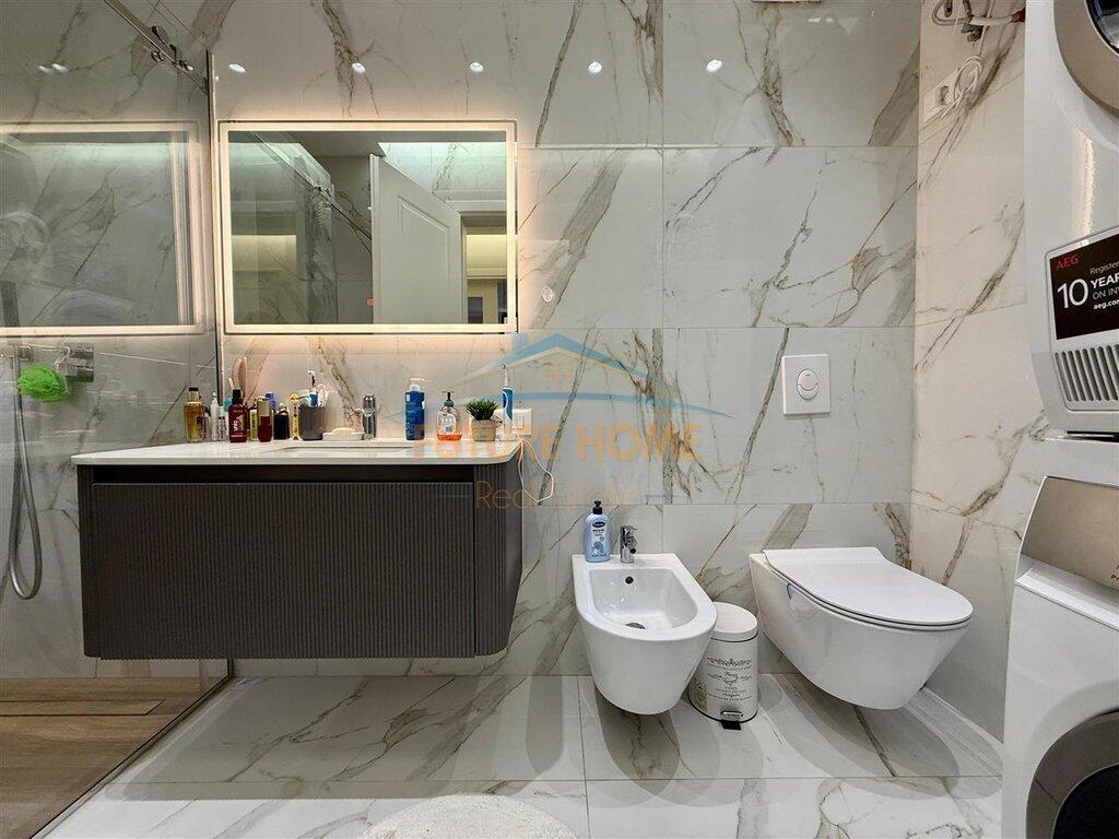 Shitet, Apartament 2+1+2+Post Parkimi, Xhamlliku, Tiranë