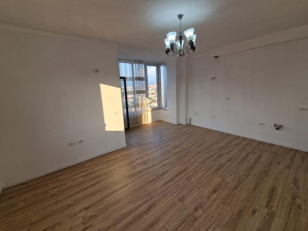 For sale 1+1 apartment in Yzberisht near the roundabout!