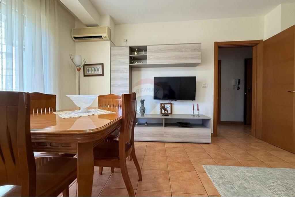 JEPET ME QIRA APARTAMENTI 1+1 RRUGA E ELBASANIT