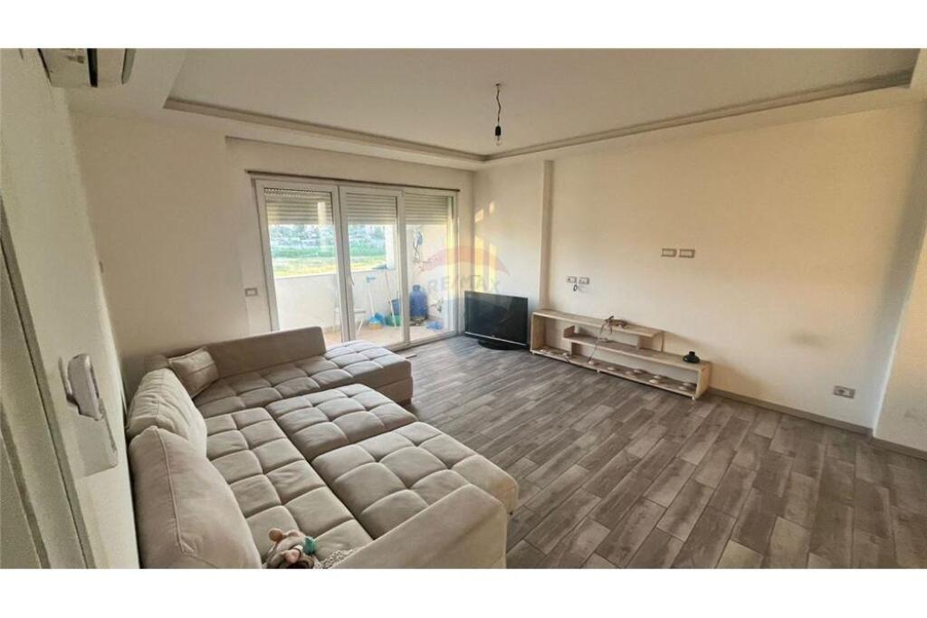 Ofrohet apartament 2+1 me qira ne Astir.
