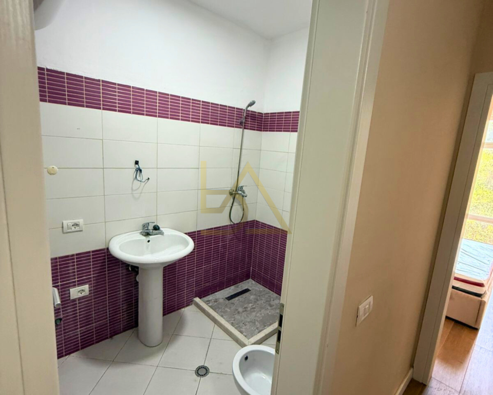 For sale Apartment 1+1 – Shkëmbi i Kavajës