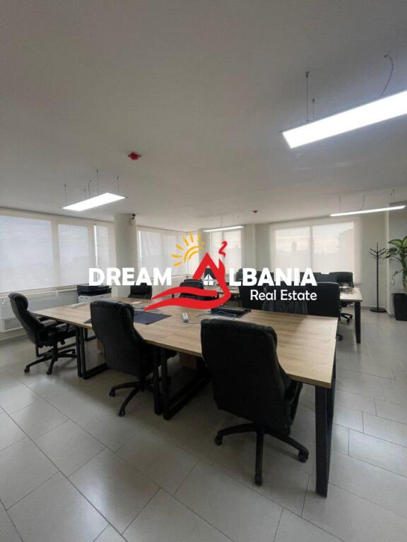 Office Space for Sale in the center of Shkodra (ID 4161104)