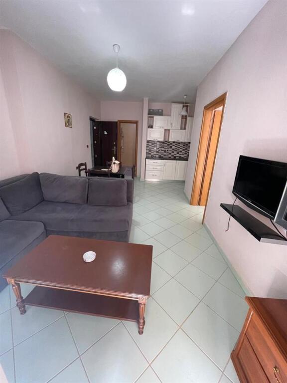 SHITET APARTAMENT 1+1 TEK RROTA E KUQE DURRES