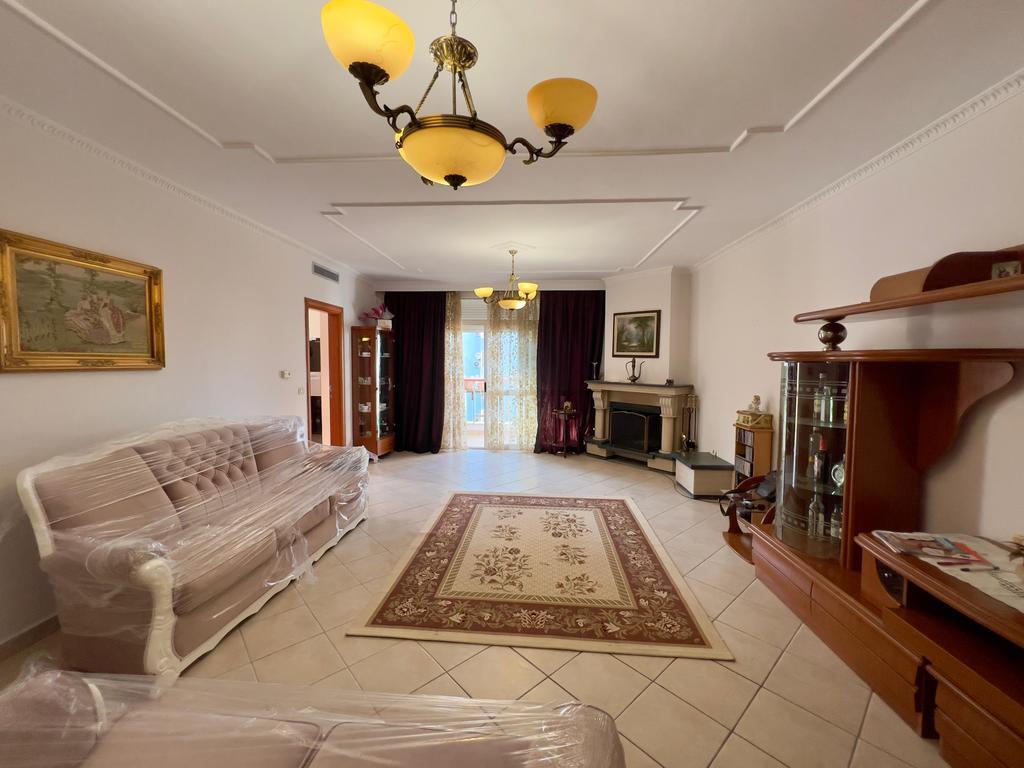 We are renting an Apartment 2+1+2 near Ish Ekspozita!!