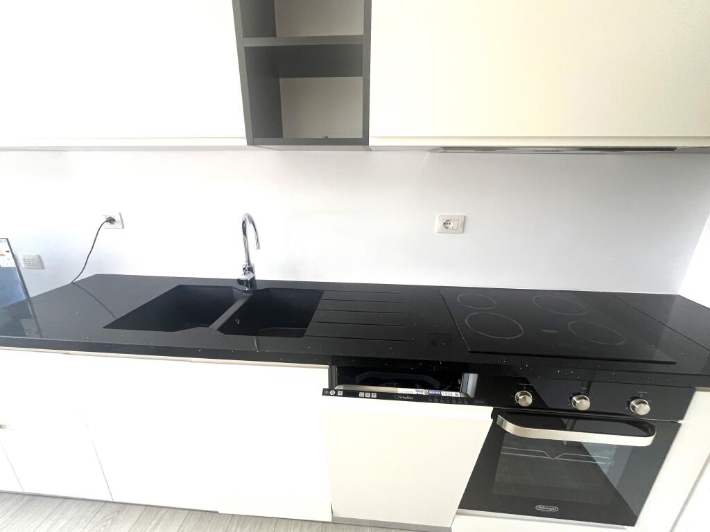 Fully furnished apartment in a quiet area near the police station