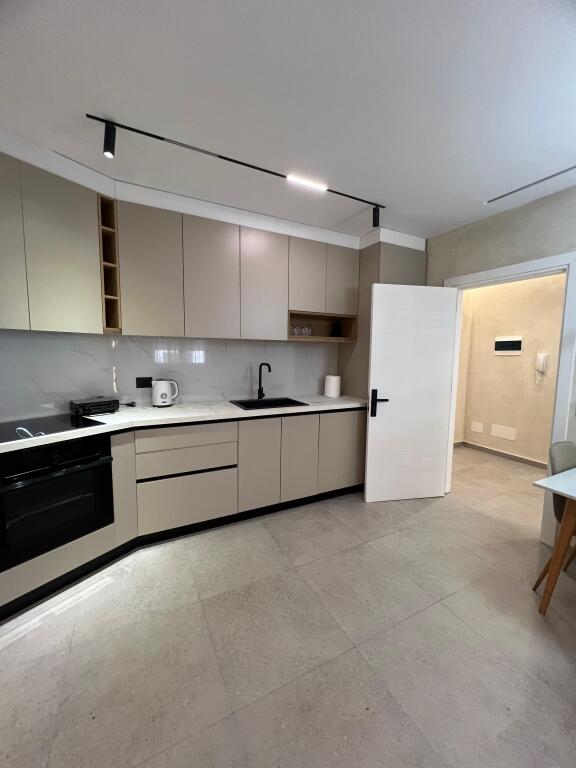 Shitet apartament 1+1 Rruga e Bogdaneve