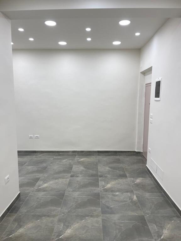 Commercial space for sale in Paris Commune