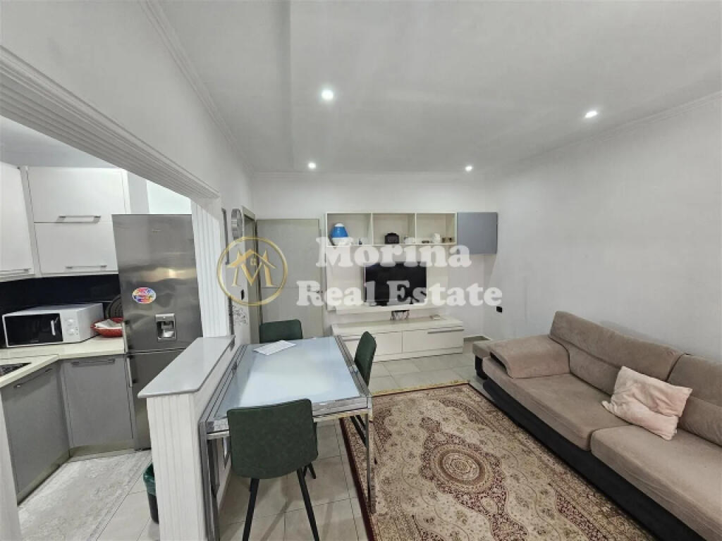 Apartament 1+1 Përballë Deliorgjit, 450 euro/muaj