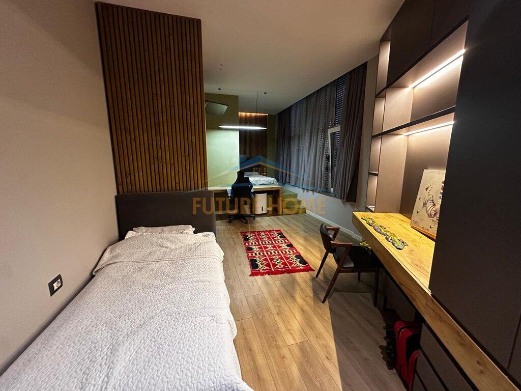 Apartament Luksoz për Shitje 4+1+2+Verandë+Pishinë+Post Parkimi, Kopshti Botanik, Tiranë