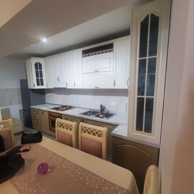 Apartament 2+1 me qira prane Rruges se Durresit!