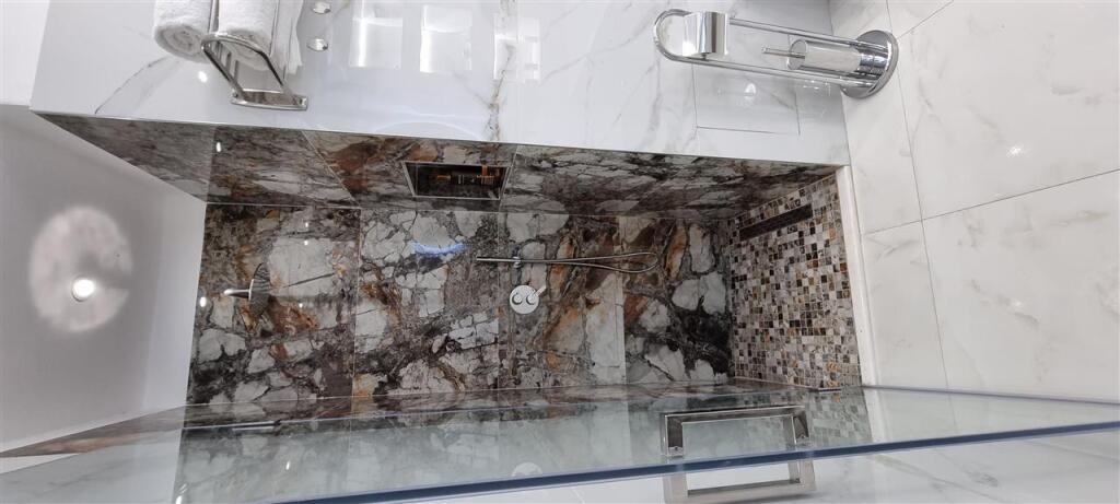 FOR RENT APARTMENT AT 27-FLOOR