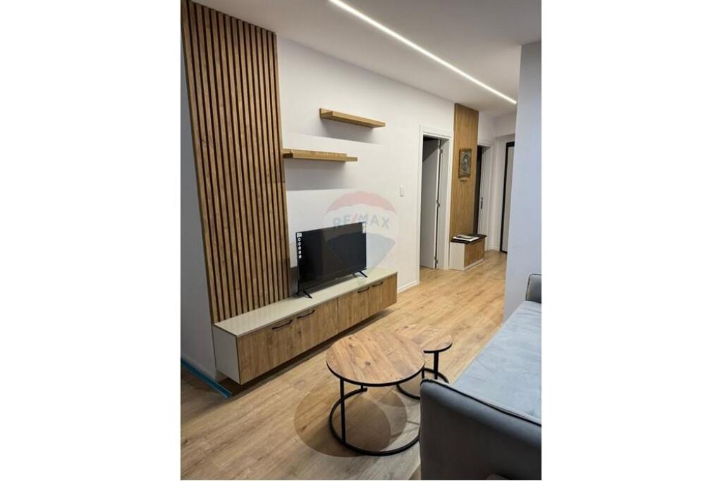 2+1 apartment with parking space for rent at Kodra e Diellit