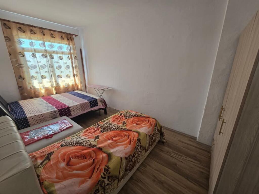 APARTMENT 1+1. ISH QYTETI I NXENESVE. PRANE SHKOLLES KARL GEGA