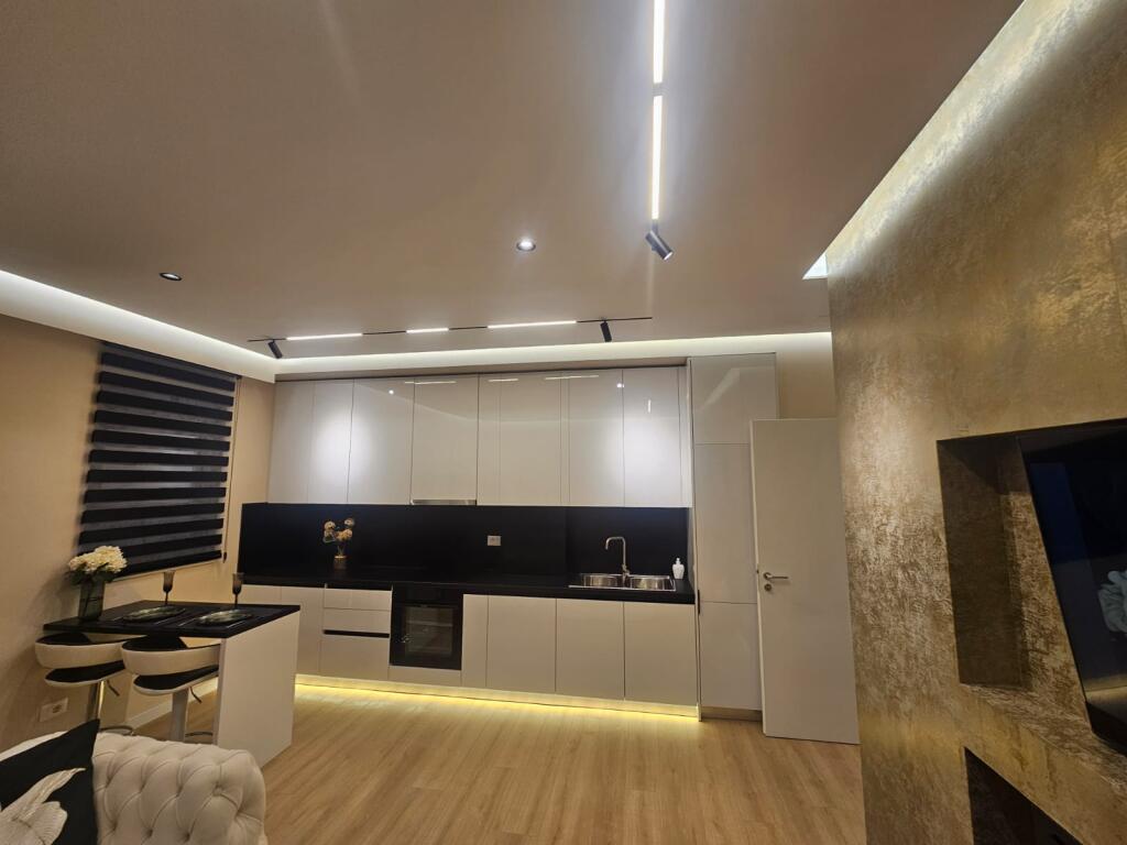 Furnished apartment for sale 2+1 at Pazari i Ri